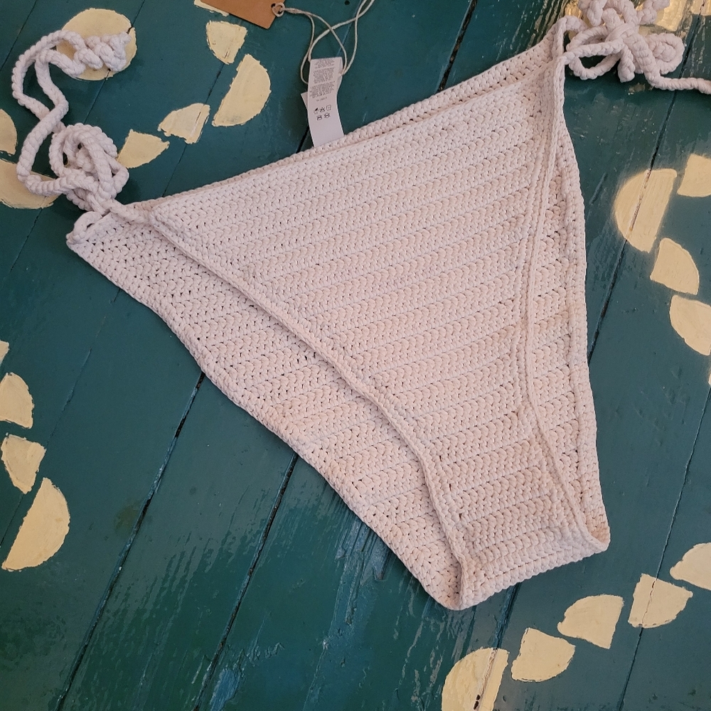 NWT crocheted swim bikini bottom
